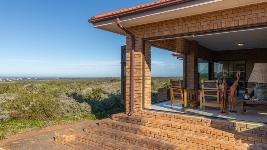 4 Bedroom Property for Sale in Stilbaai Wes Western Cape